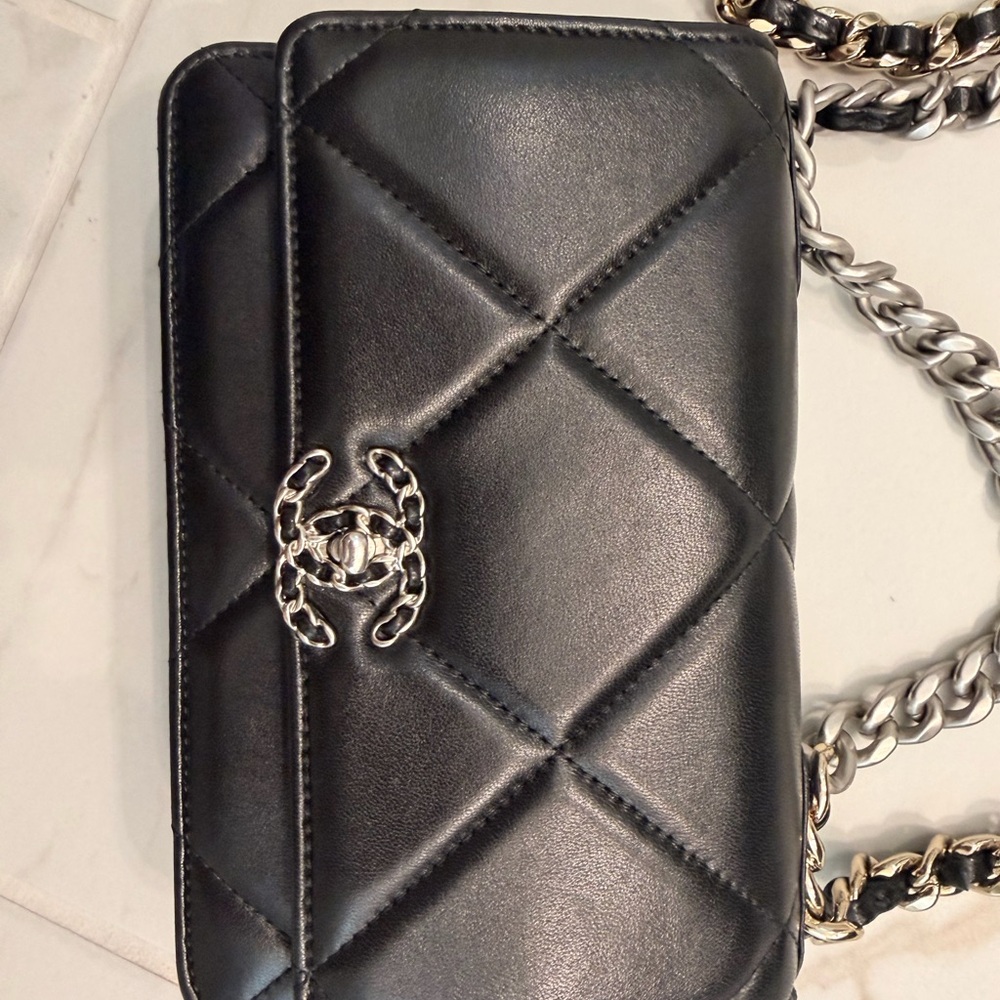CHANEL
Lambskin Quilted Chanel 19 Wallet On Chain WOC Black - Picture 3 of 16